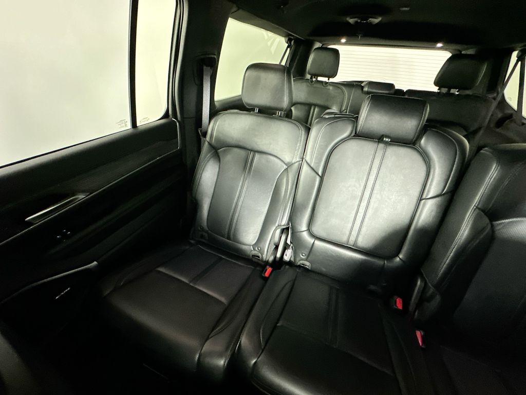 JeepWagoneer L12
