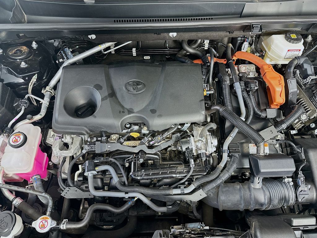 ToyotaRAV4 Hybrid31