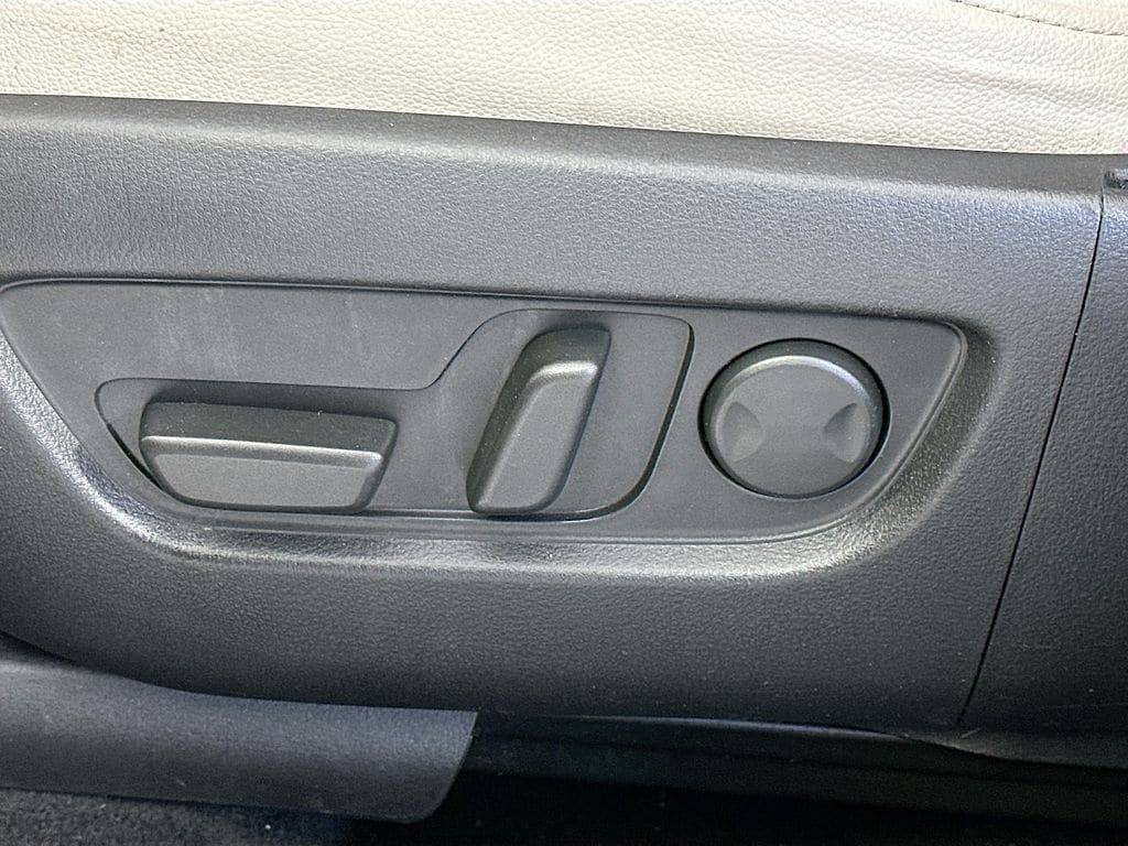 MazdaCX-9023