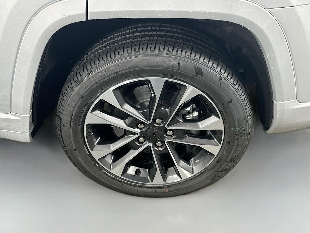 JeepGrand Cherokee L17