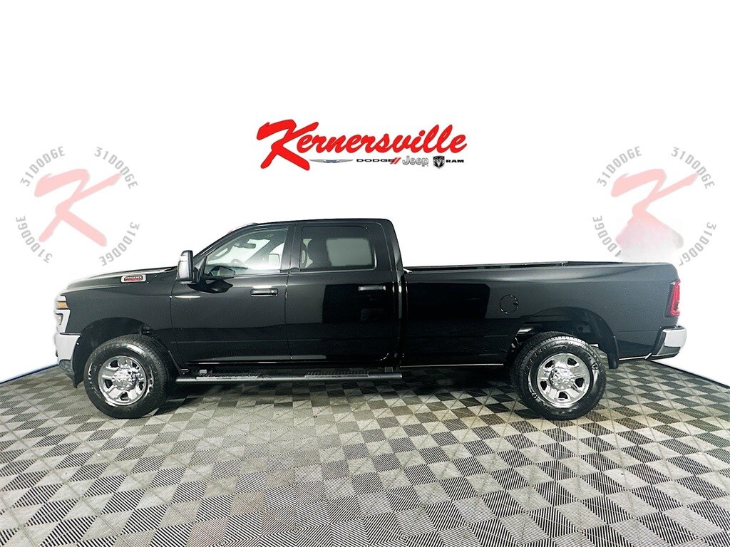2025 Ram 2500 Tradesman photo 2