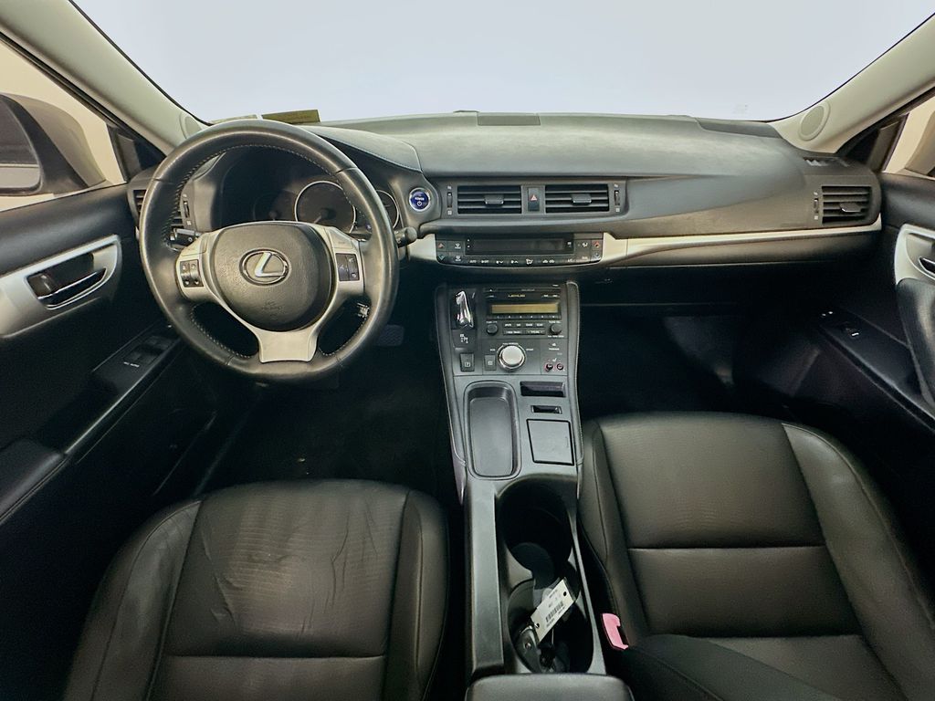 LexusCT10