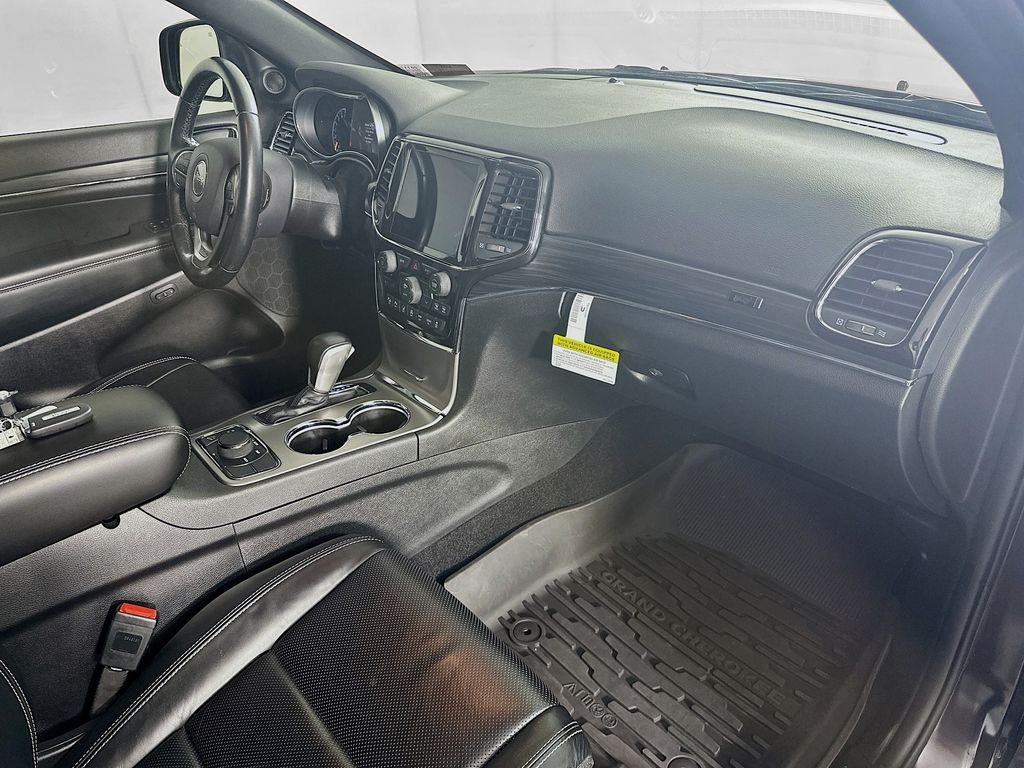 JeepGrand Cherokee31