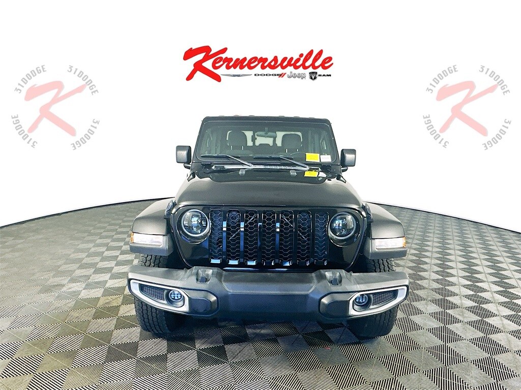 2021 Jeep Gladiator Sport photo 2