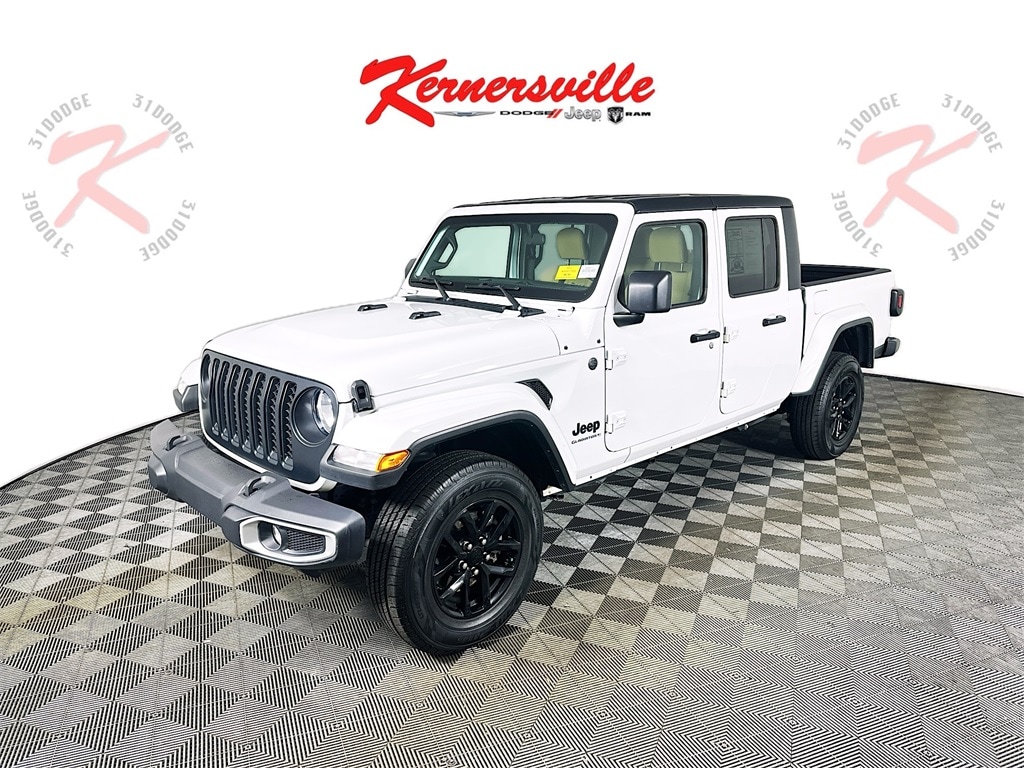 Used 2023 Jeep Gladiator Sport Truck Crew Cab