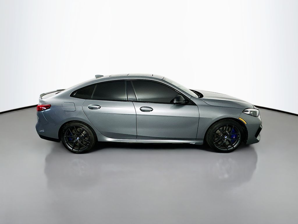 BMW2 Series8