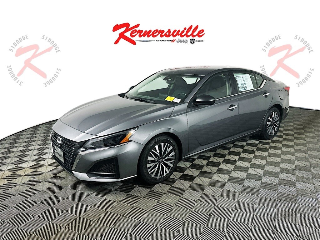 2024 Nissan Altima 2.5 SV photo 3