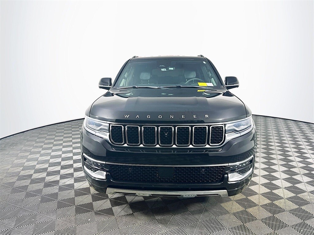 2023 Jeep Wagoneer L Series III photo 2