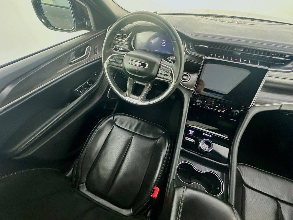 JeepGrand Cherokee L9