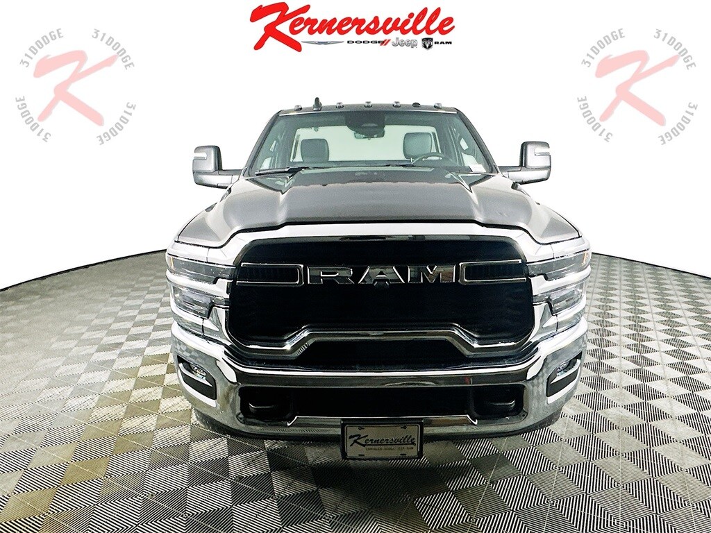 2025 Ram 3500 Tradesman photo 2