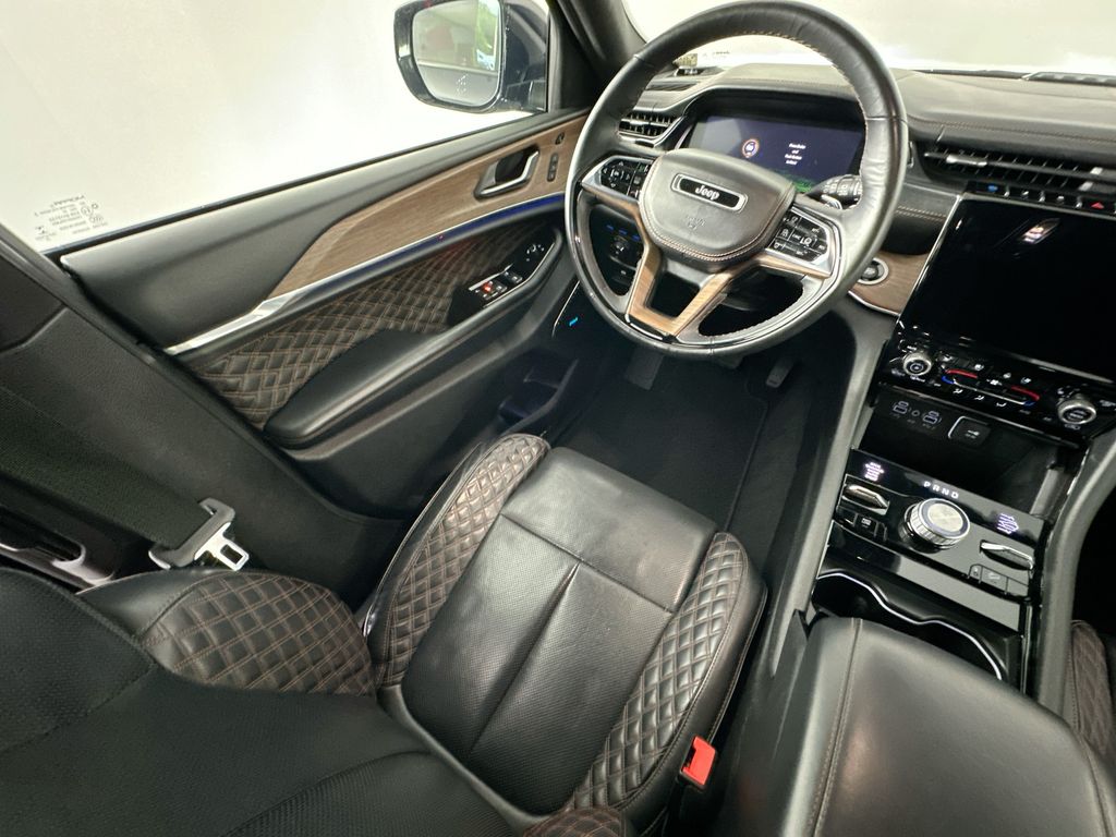 JeepGrand Cherokee9