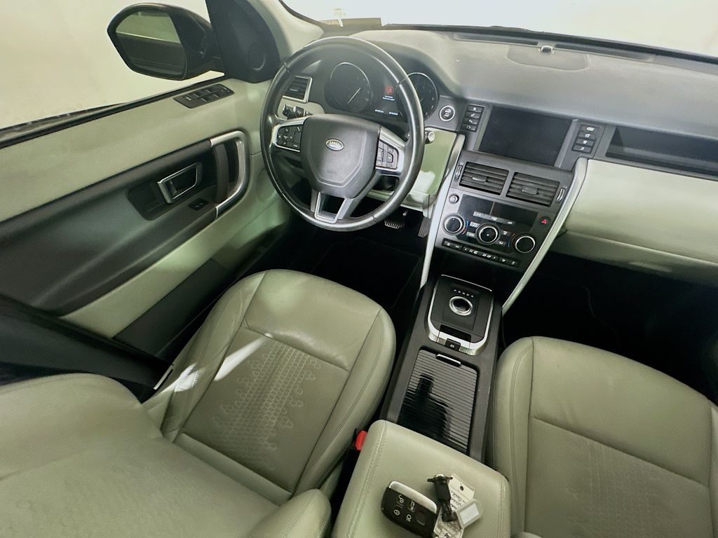 Land RoverDiscovery Sport9