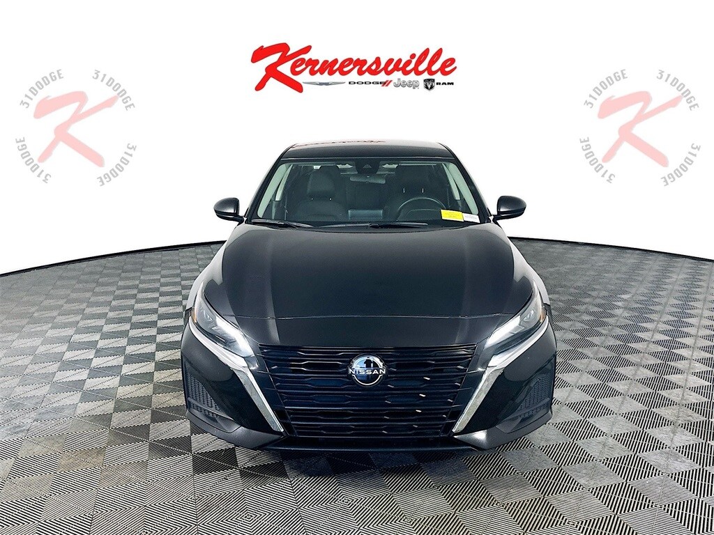 2024 Nissan Altima 2.5 SV photo 2