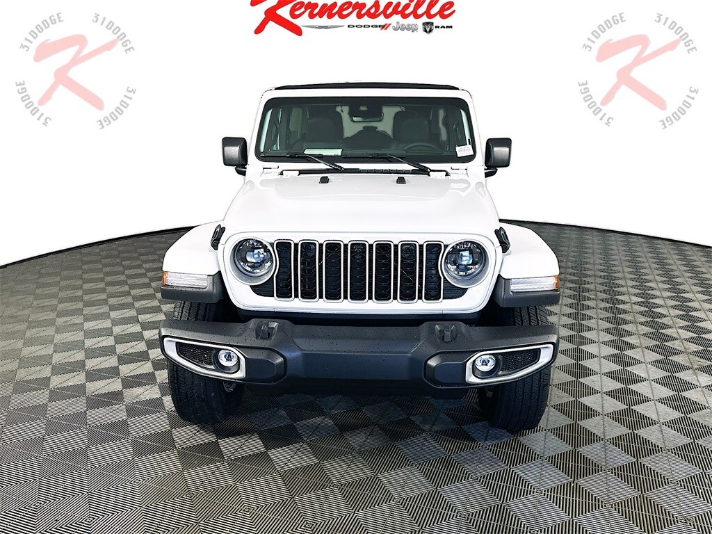 2025 Jeep Wrangler Unlimited Sahara photo 2