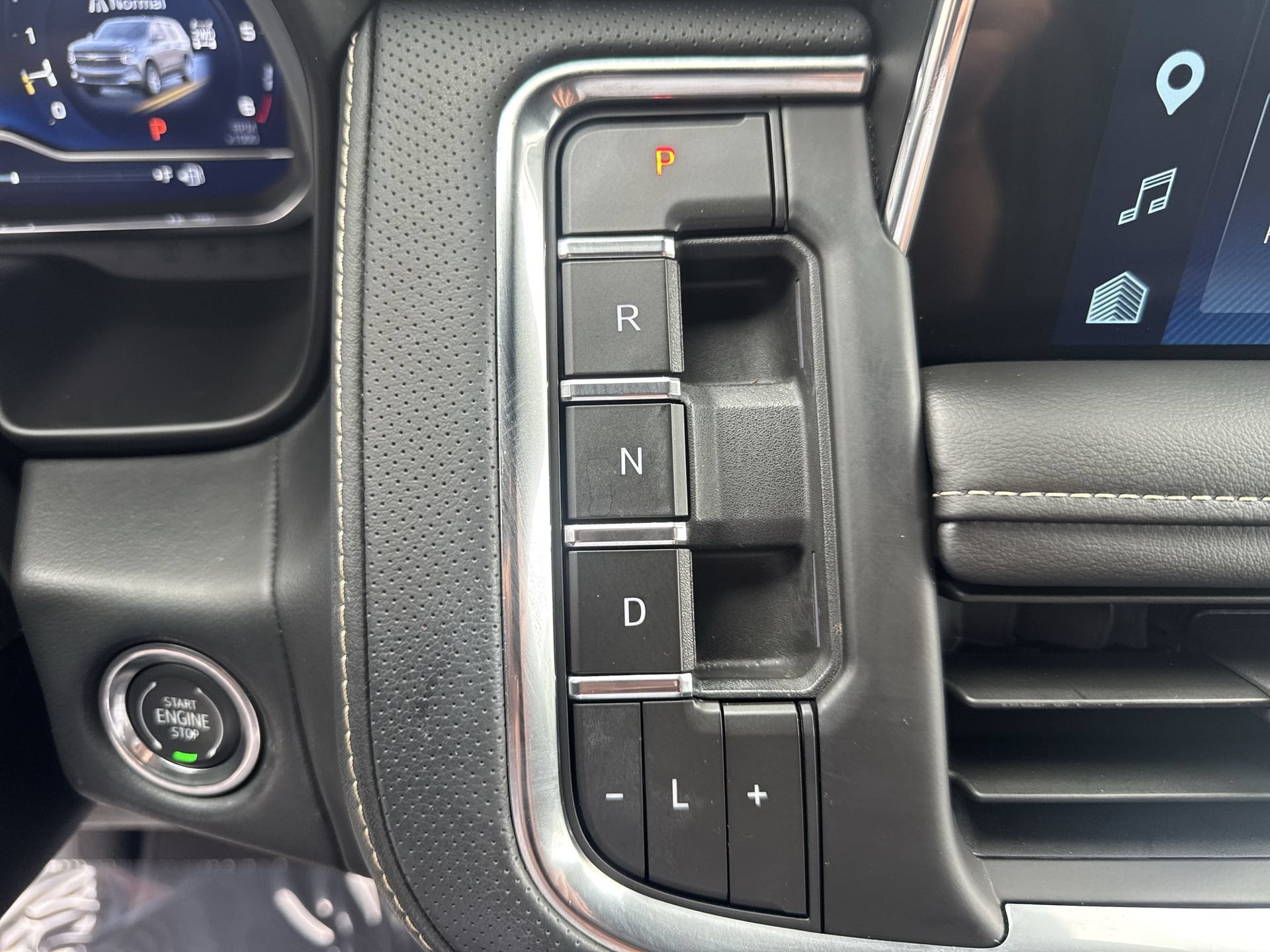 2024 Chevrolet Suburban Premier - Photo 20