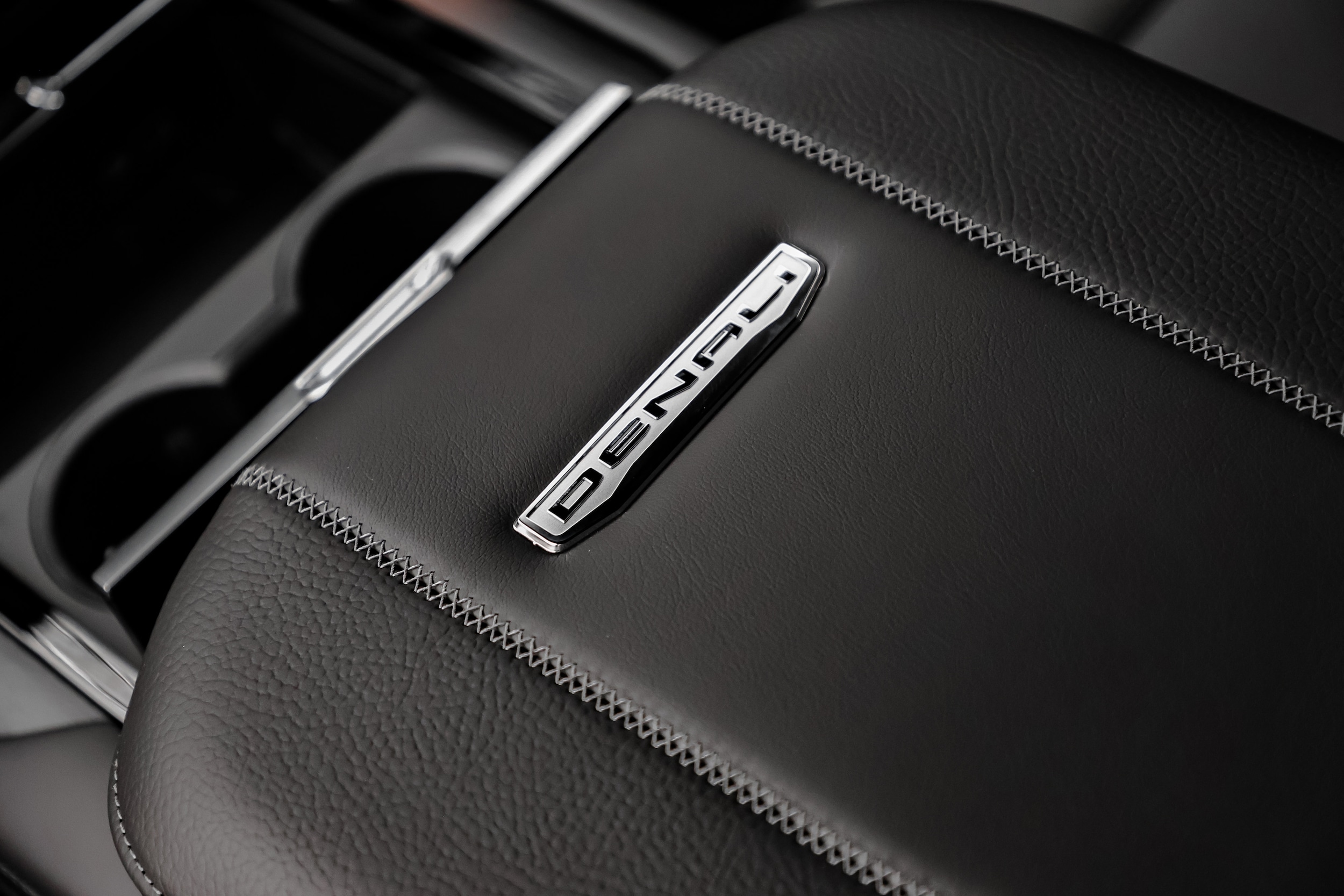 2026 GMC Yukon XL Denali - Photo 30