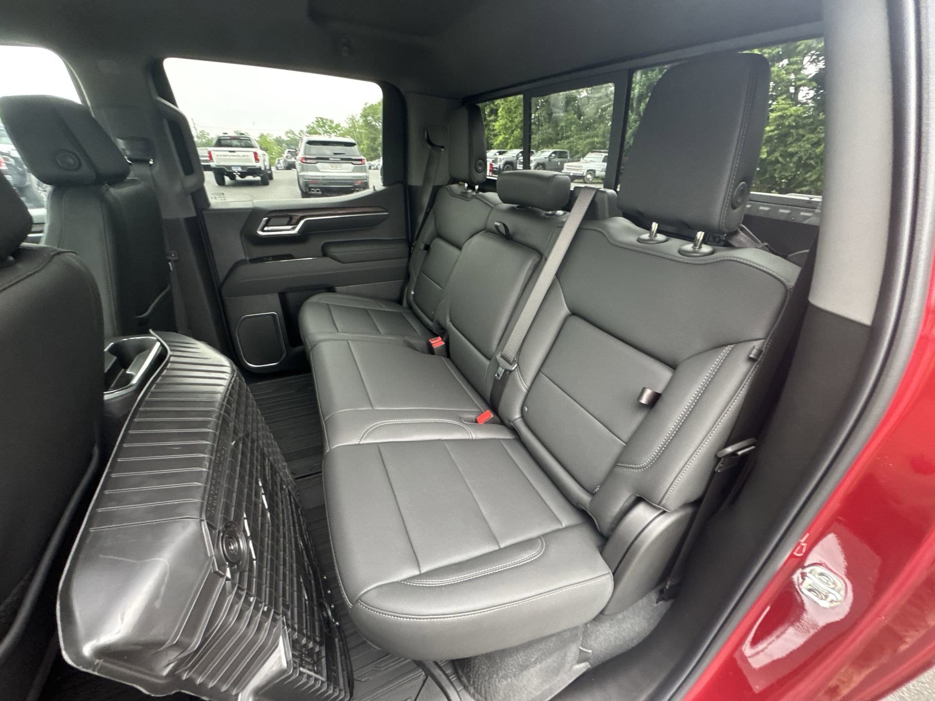 2026 GMC Sierra 1500 SLT - Photo 24