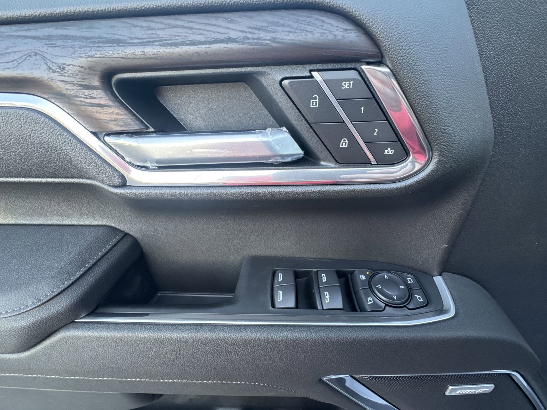 2026 GMC Sierra 1500 SLT - Photo 15