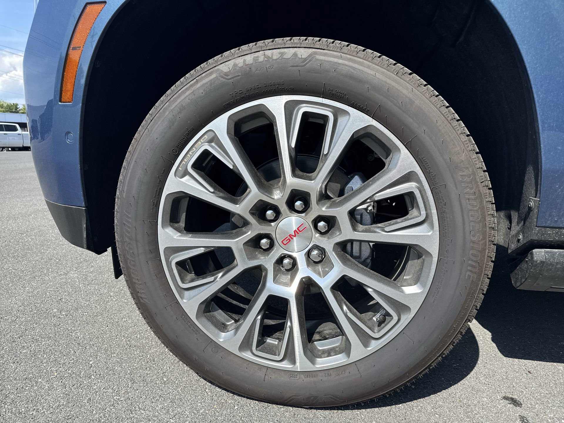 2026 GMC Yukon XL Denali - Photo 19
