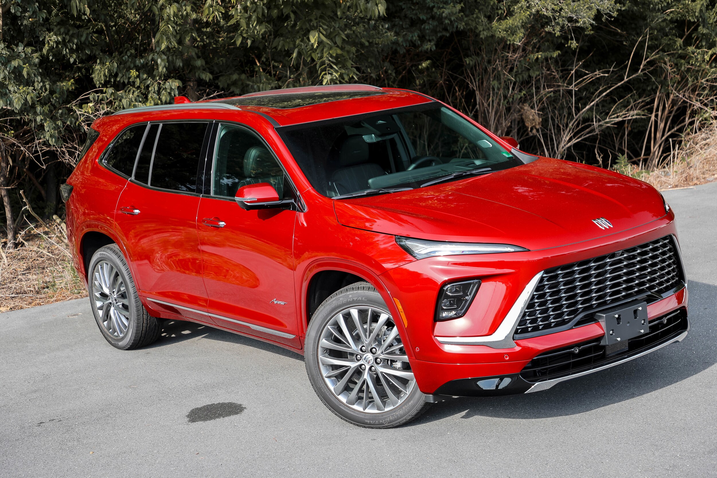 2025 Buick Enclave Avenir photo 2