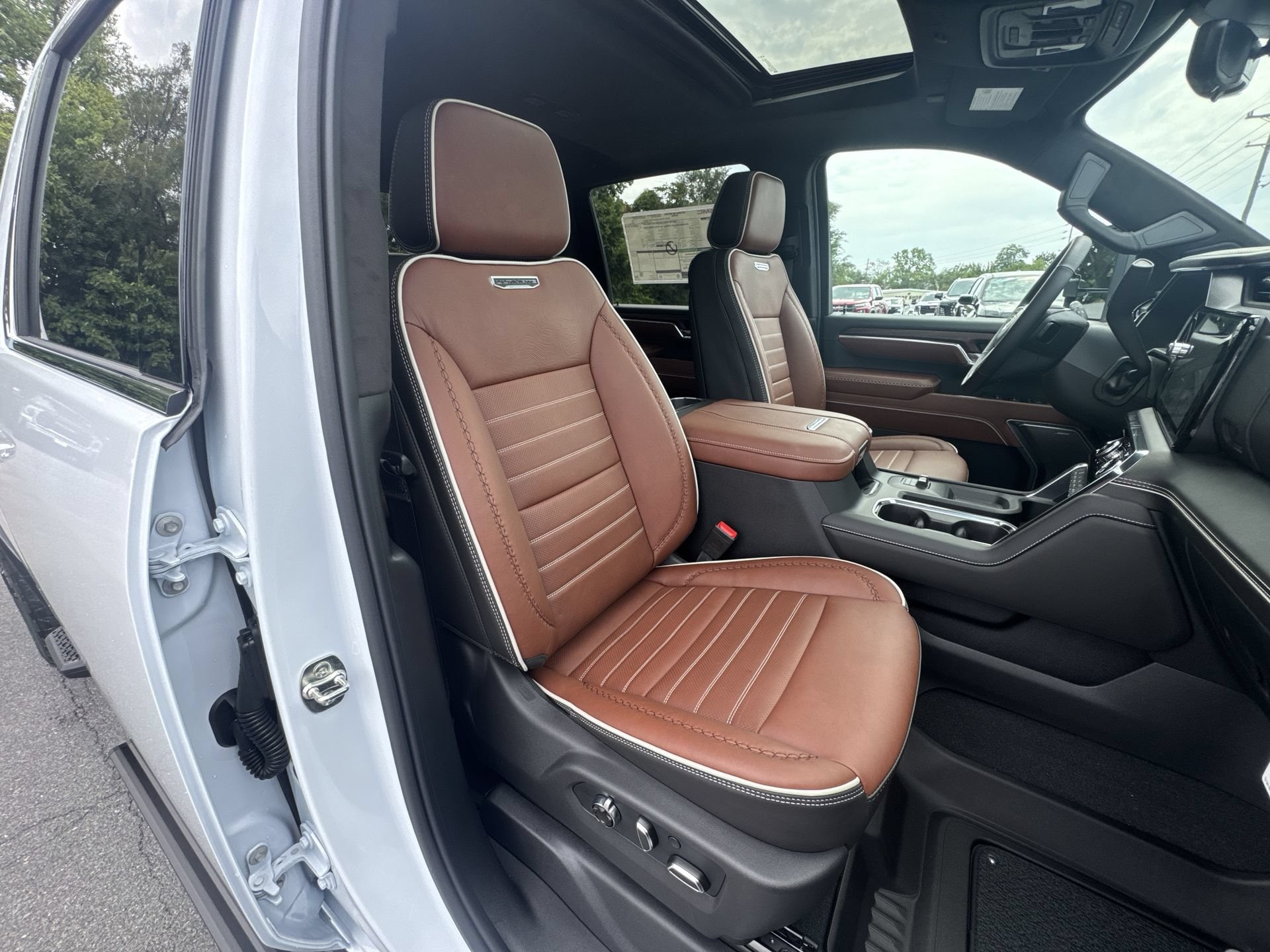 2026 GMC Sierra 3500HD Denali Ultimate - Photo 26