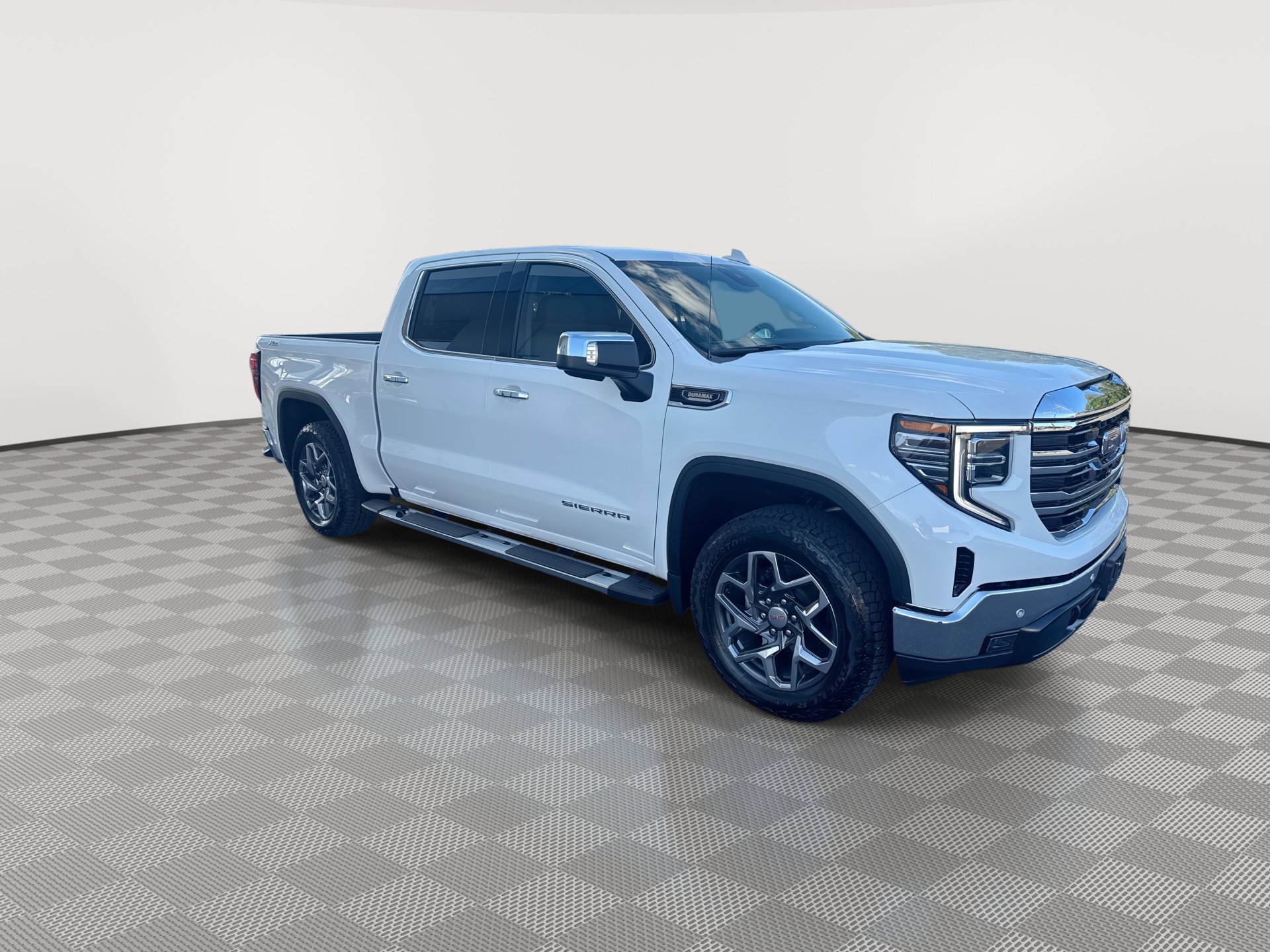 2026 GMC Sierra 1500 SLT - Photo 2