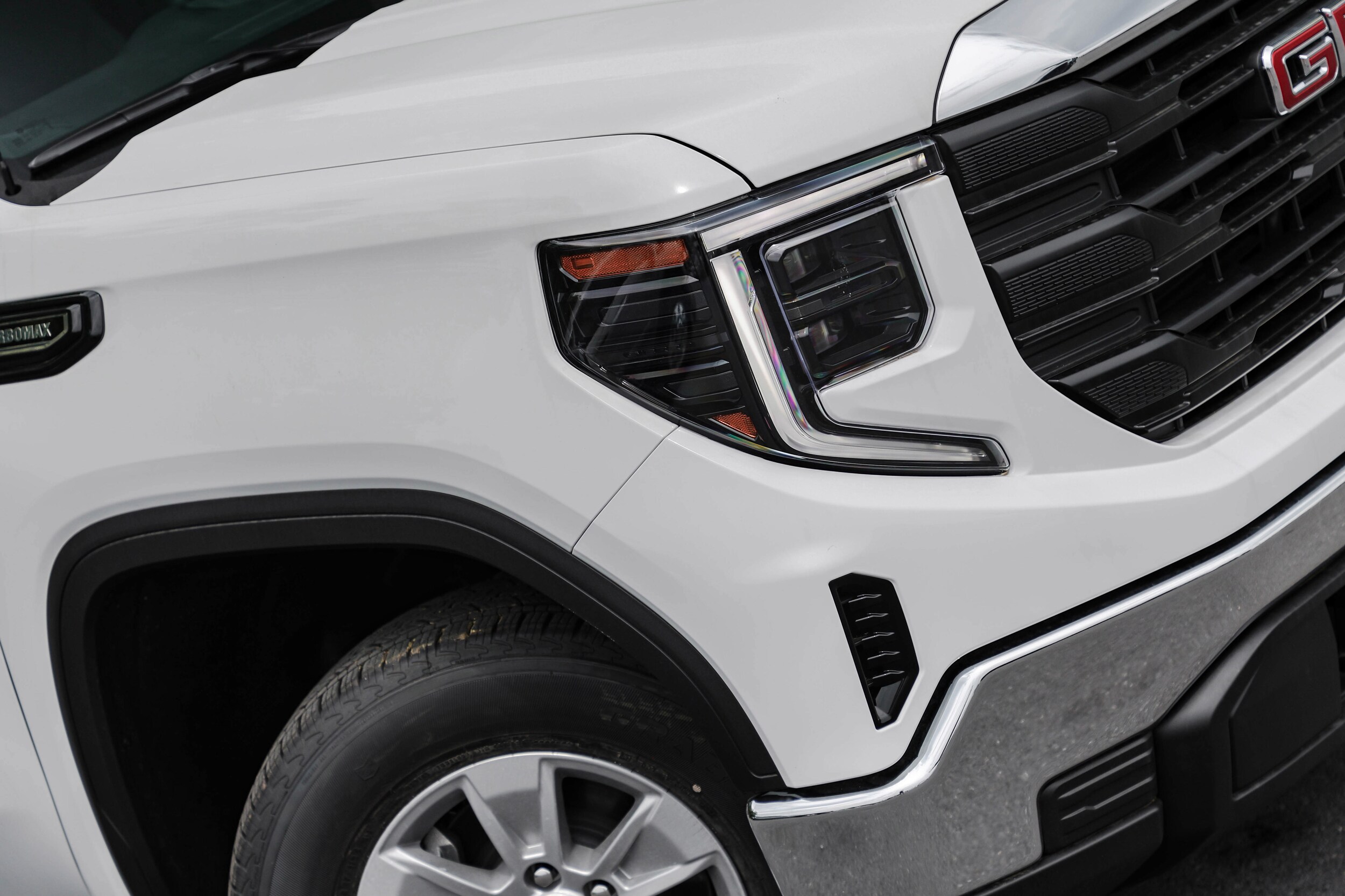2025 Gmc Sierra 1500 Pro photo 3
