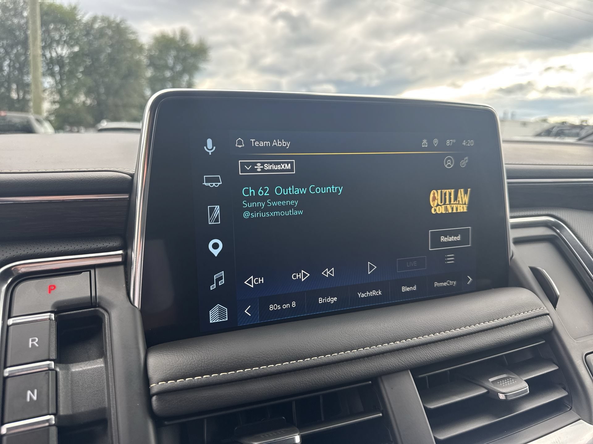 2024 Chevrolet Suburban Premier - Photo 12