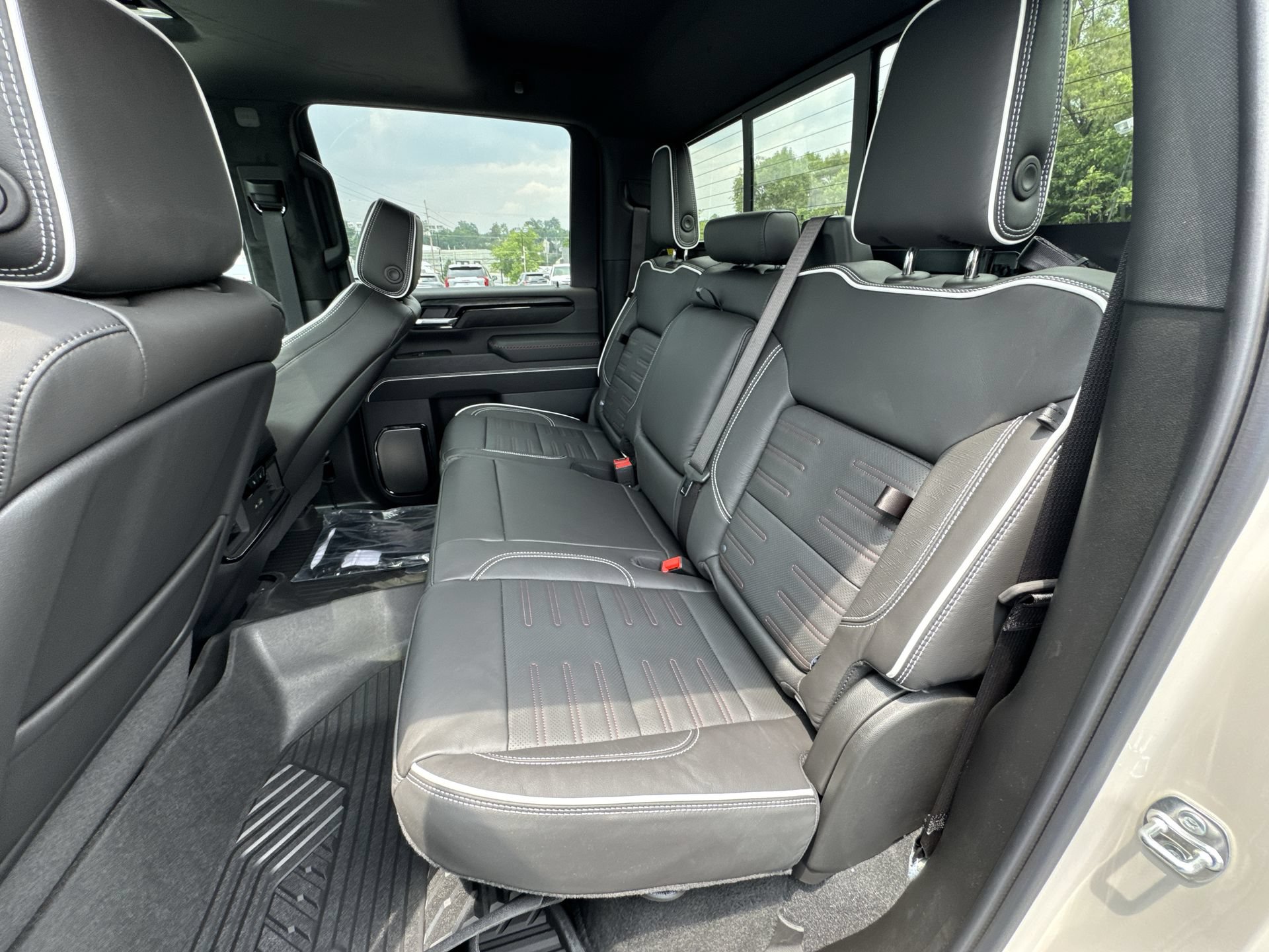 2026 GMC Sierra 2500HD AT4X - Photo 25
