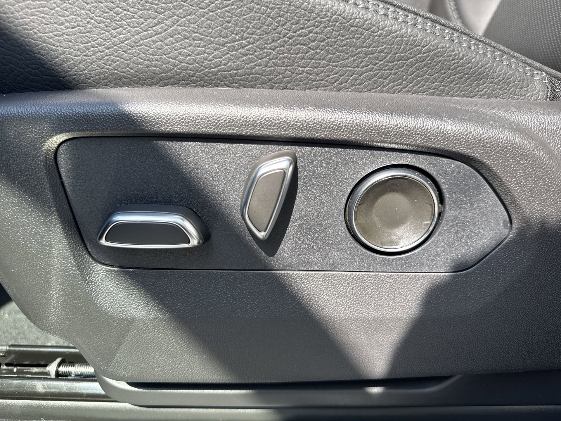2026 GMC Yukon XL Denali - Photo 14