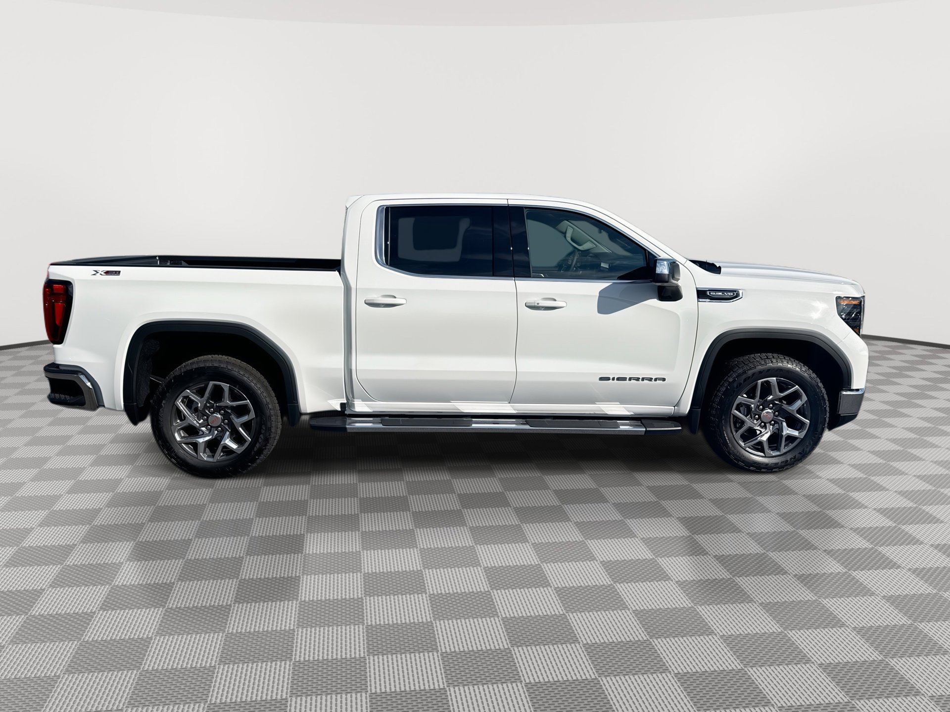 2026 GMC Sierra 1500 SLE - Photo 9