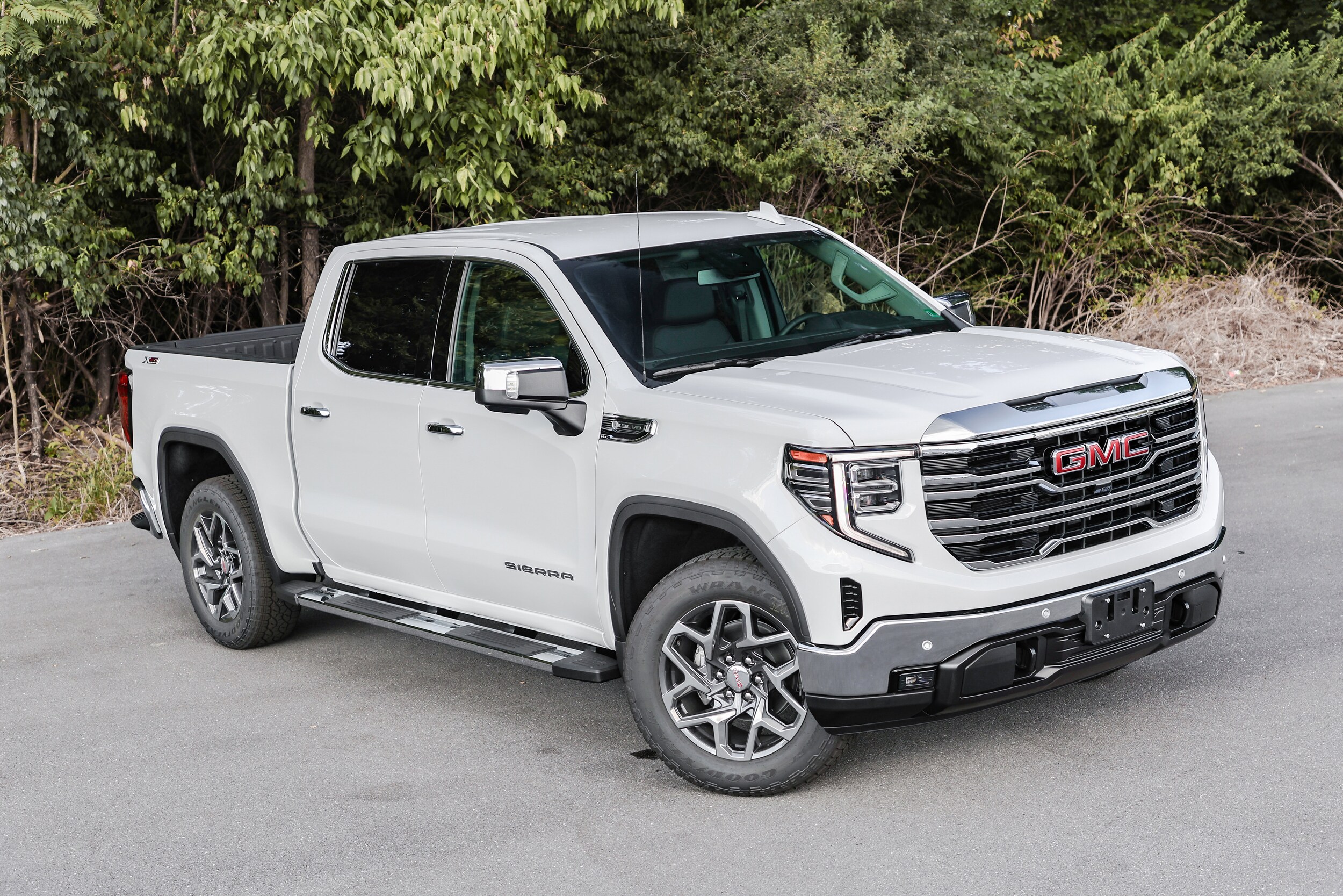 2026 Gmc Sierra 1500 SLT photo 2