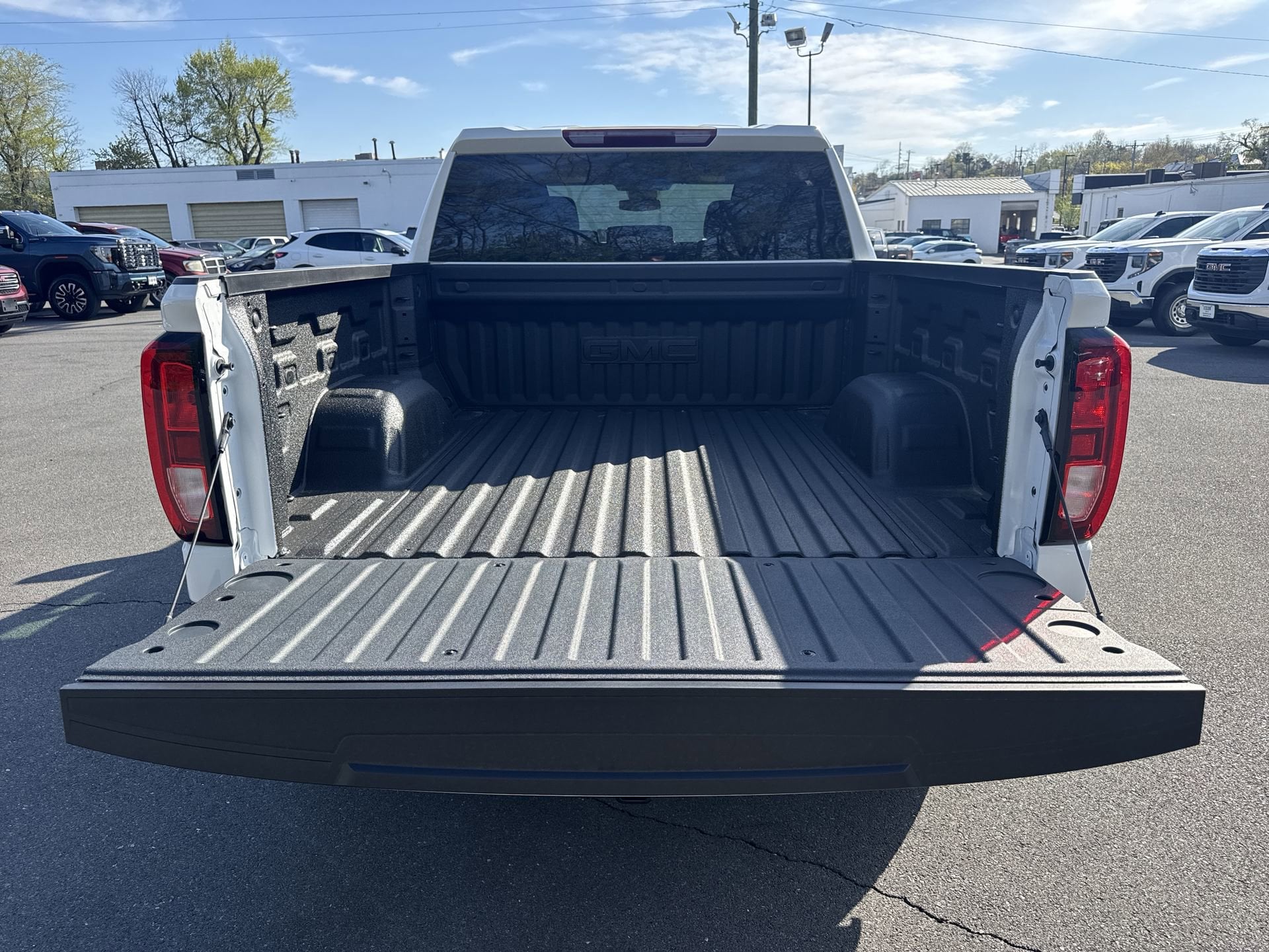 2026 GMC Sierra 1500 SLE - Photo 20
