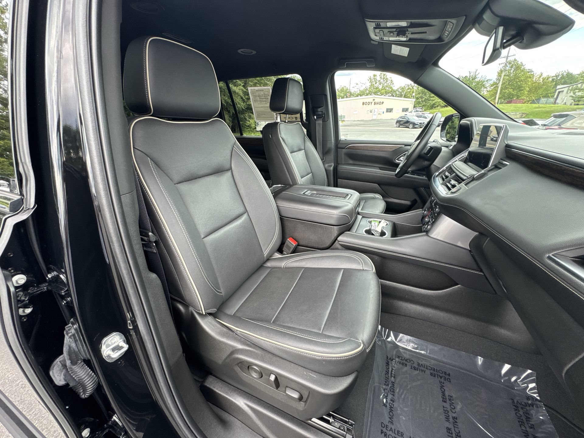 2024 Chevrolet Suburban Premier - Photo 25