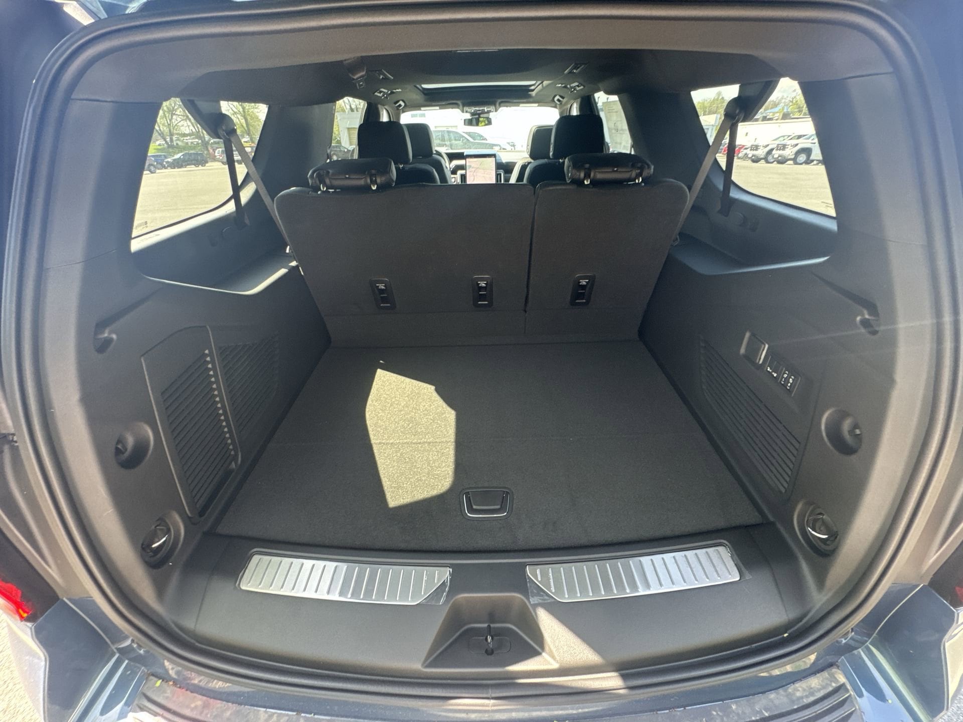 2026 GMC Yukon XL Denali - Photo 21