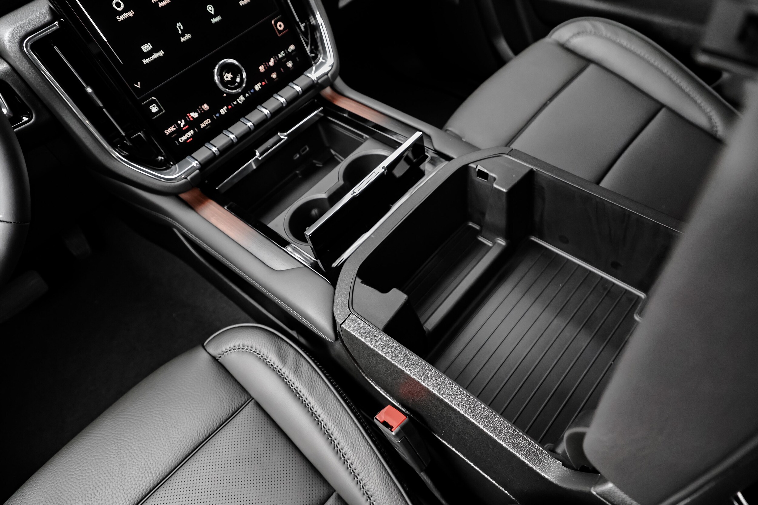 2026 GMC Yukon XL Denali - Photo 31