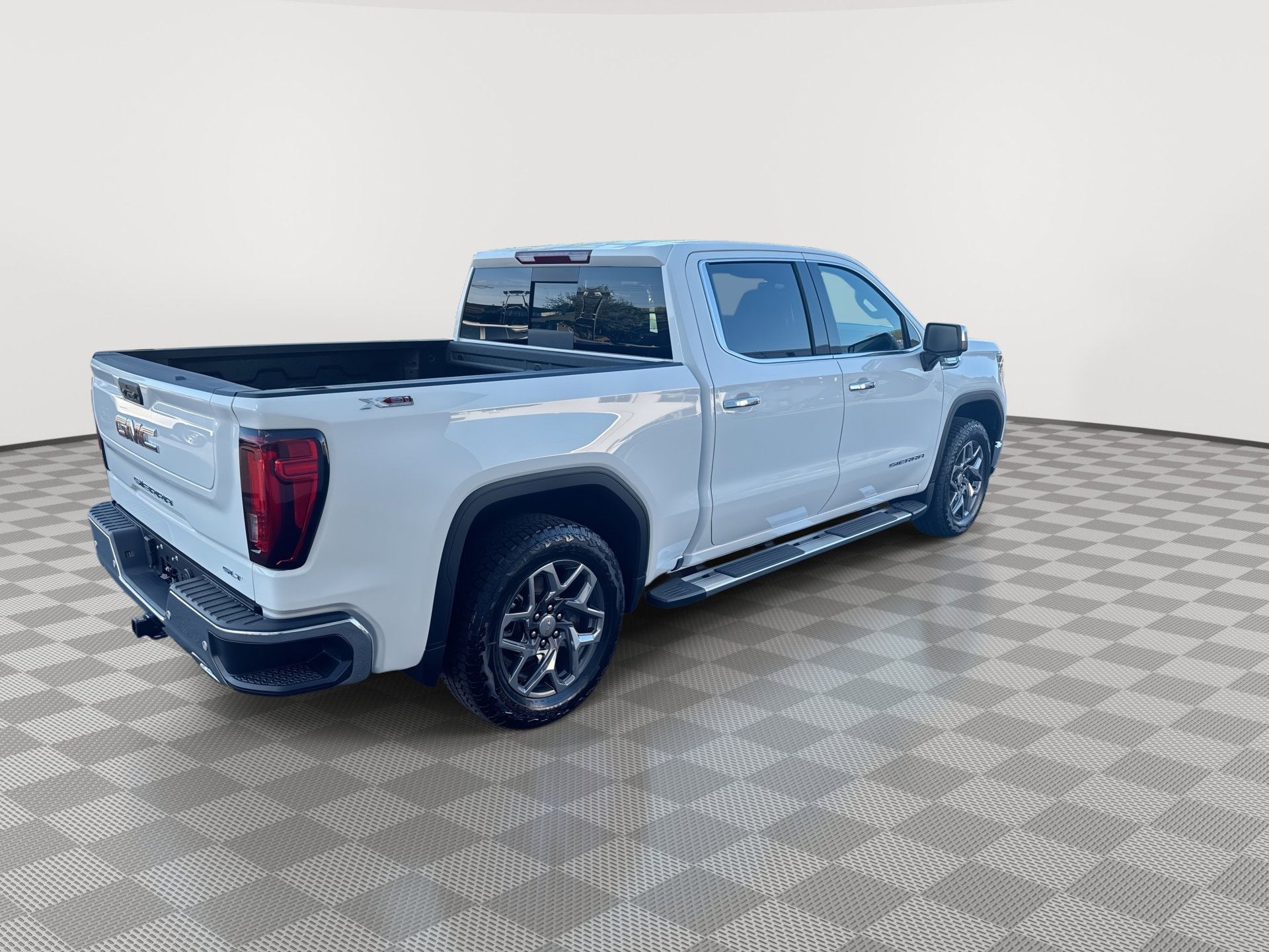 2026 GMC Sierra 1500 SLT - Photo 8