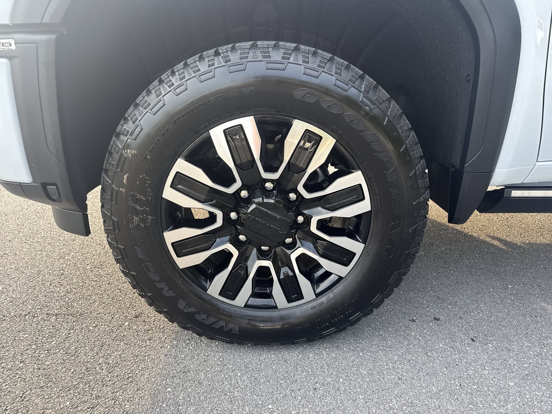 2026 GMC Sierra 2500HD Denali Ultimate - Photo 19