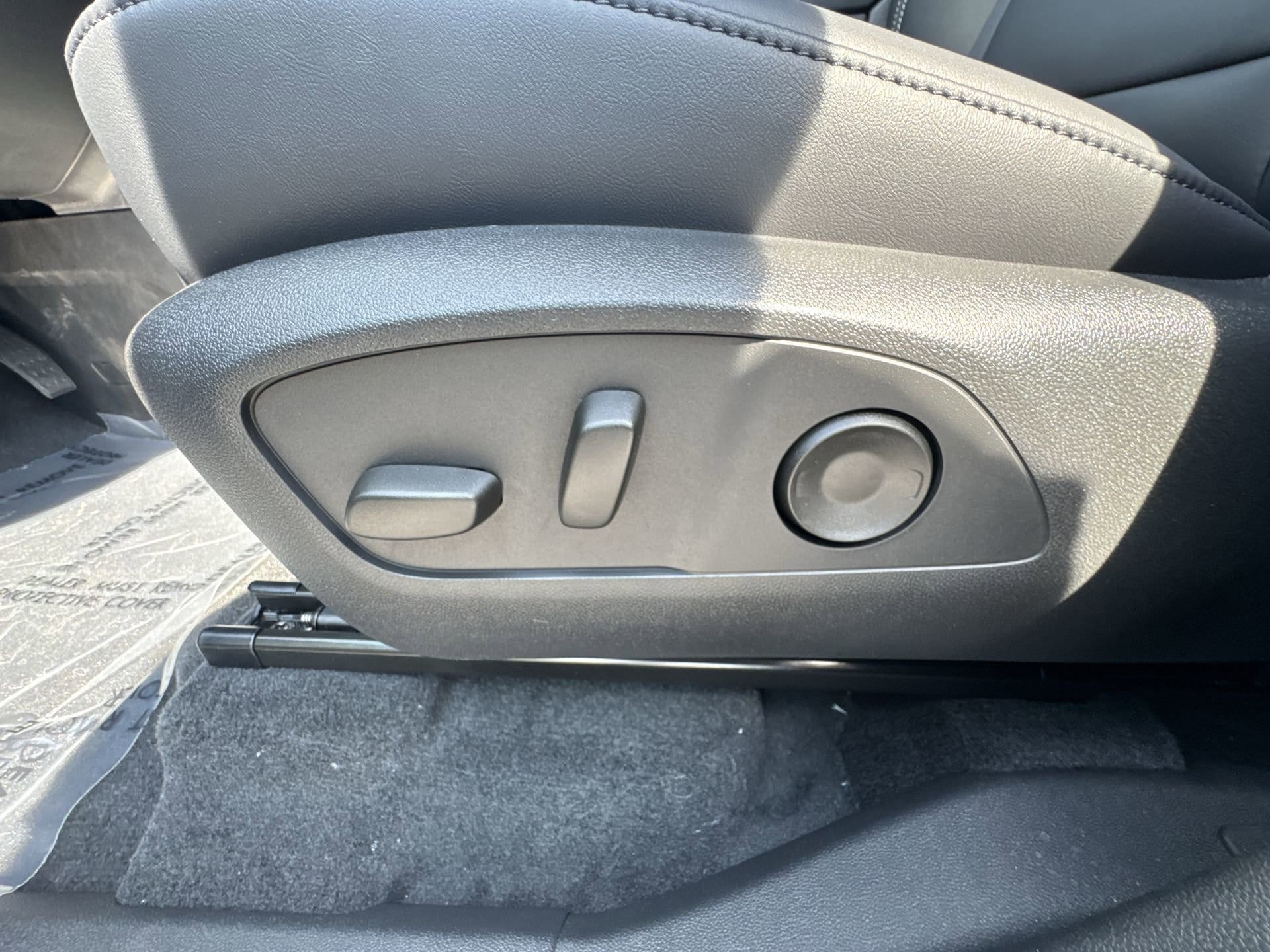 2026 GMC Acadia Elevation - Photo 14