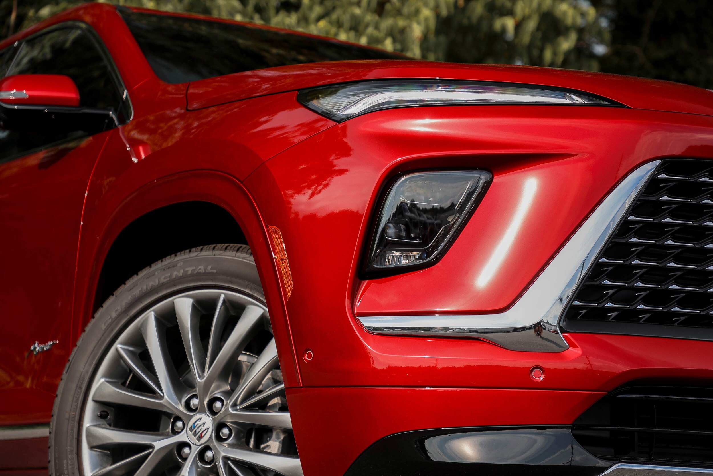 2025 Buick Enclave Avenir photo 3