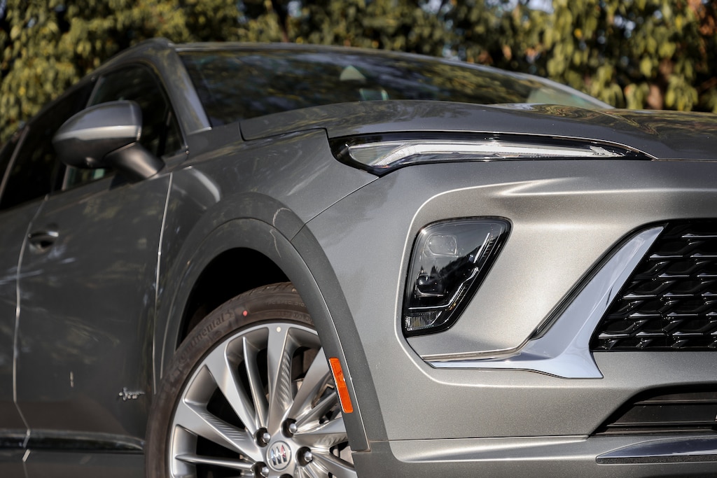 New 2024 Buick Envision Avenir SUV