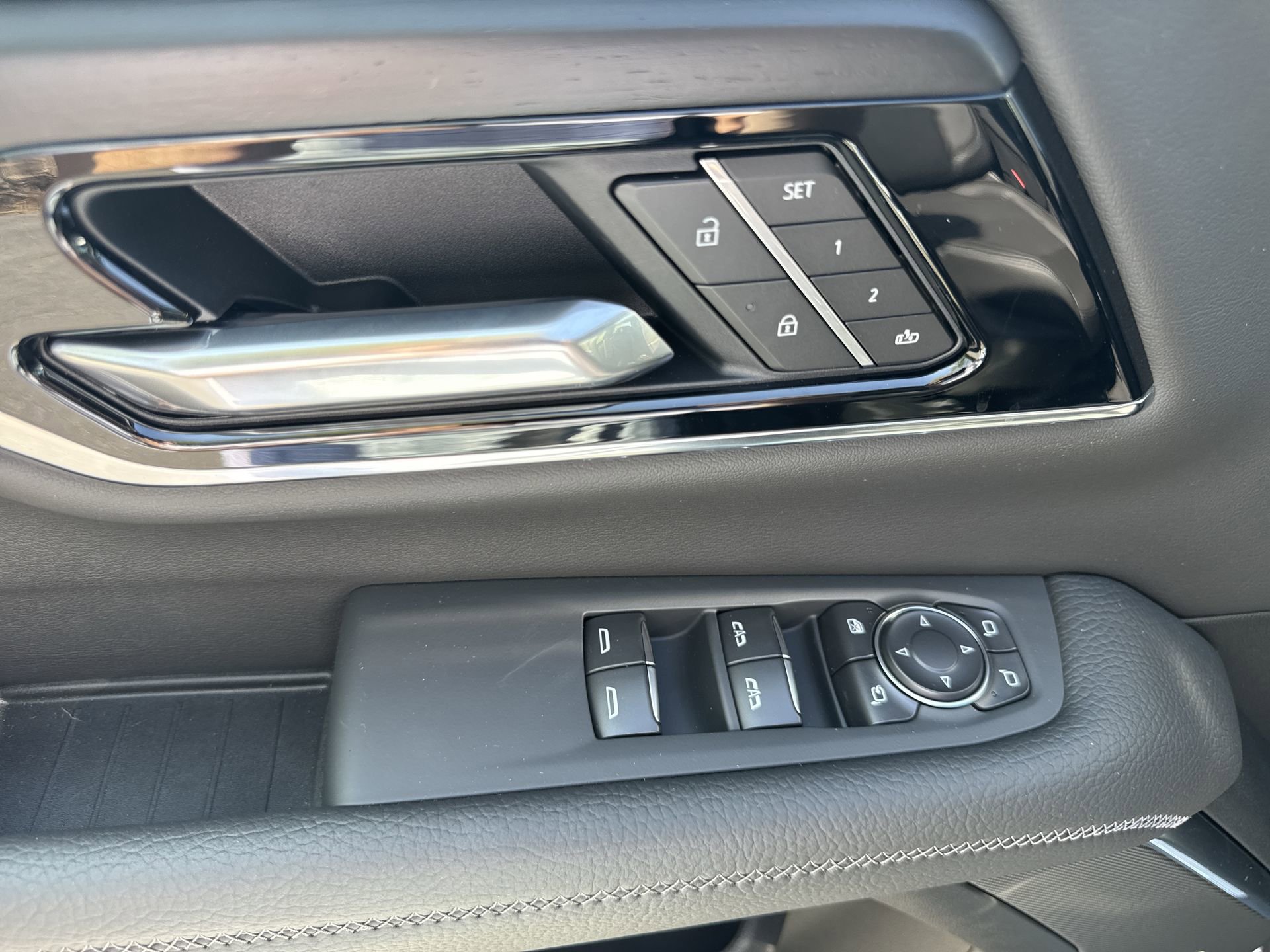 2026 GMC Yukon XL Denali - Photo 15