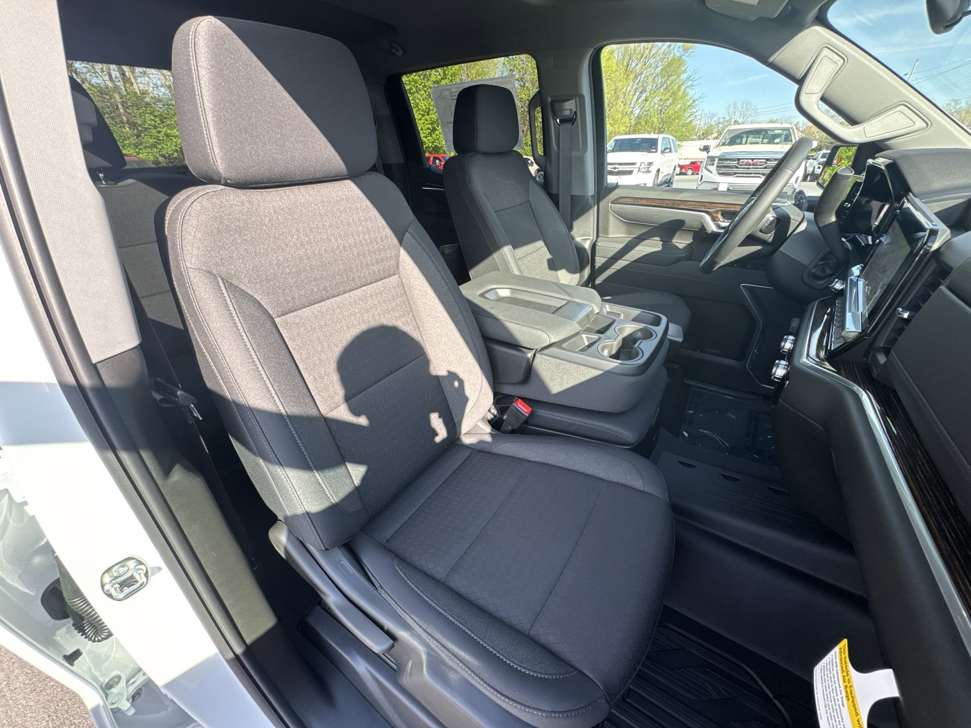 2026 GMC Sierra 1500 SLE - Photo 25