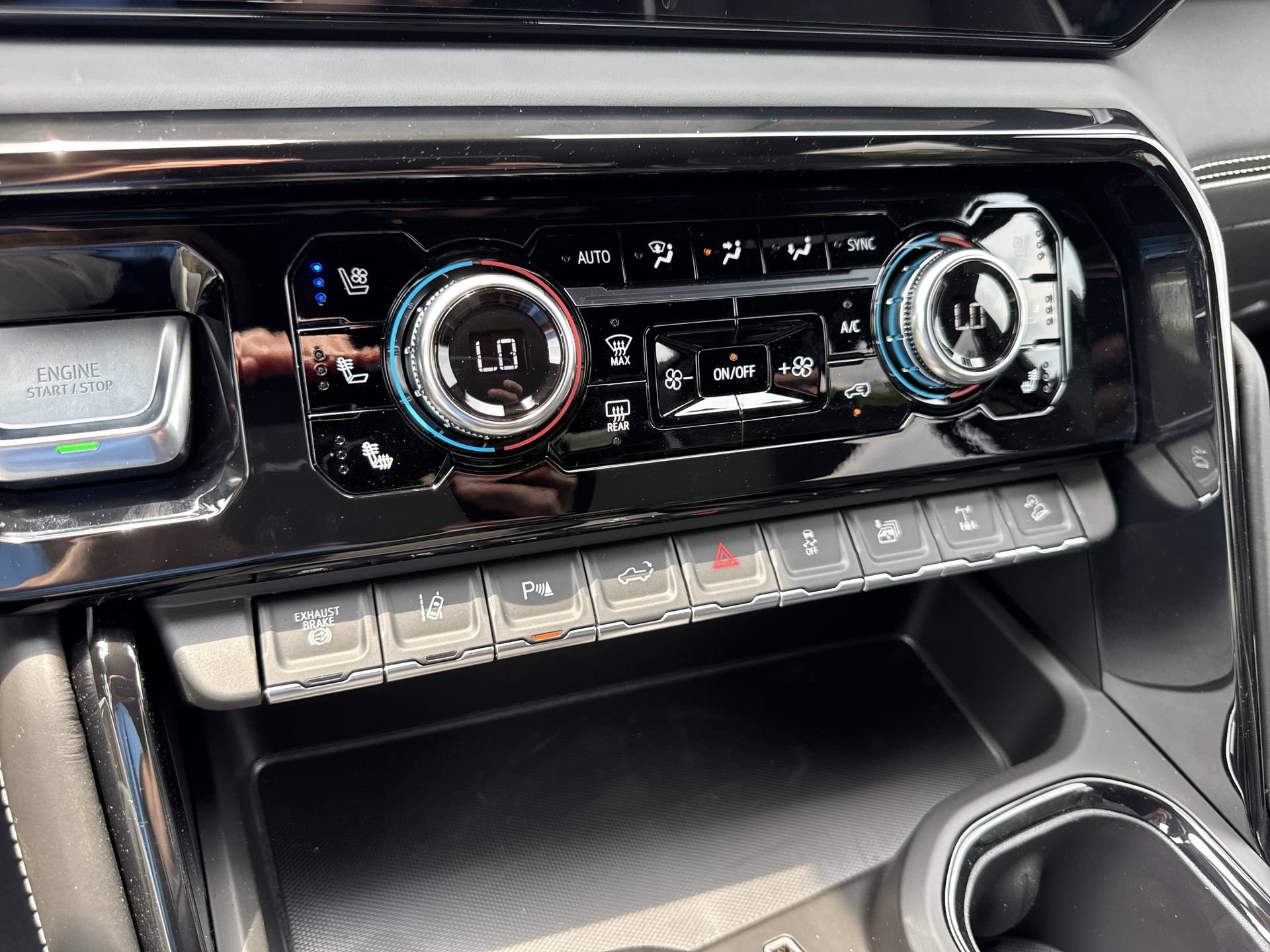 2026 GMC Sierra 2500HD AT4X - Photo 17