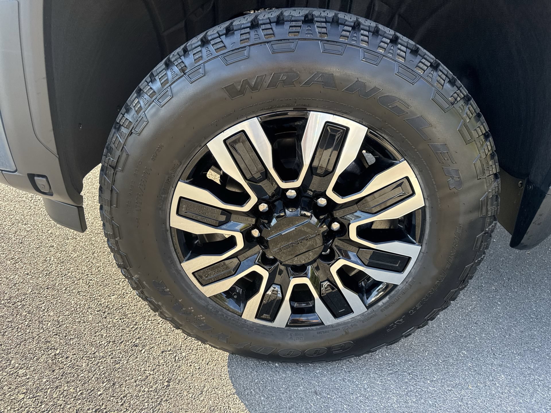 2026 GMC Sierra 2500HD Denali Ultimate - Photo 19