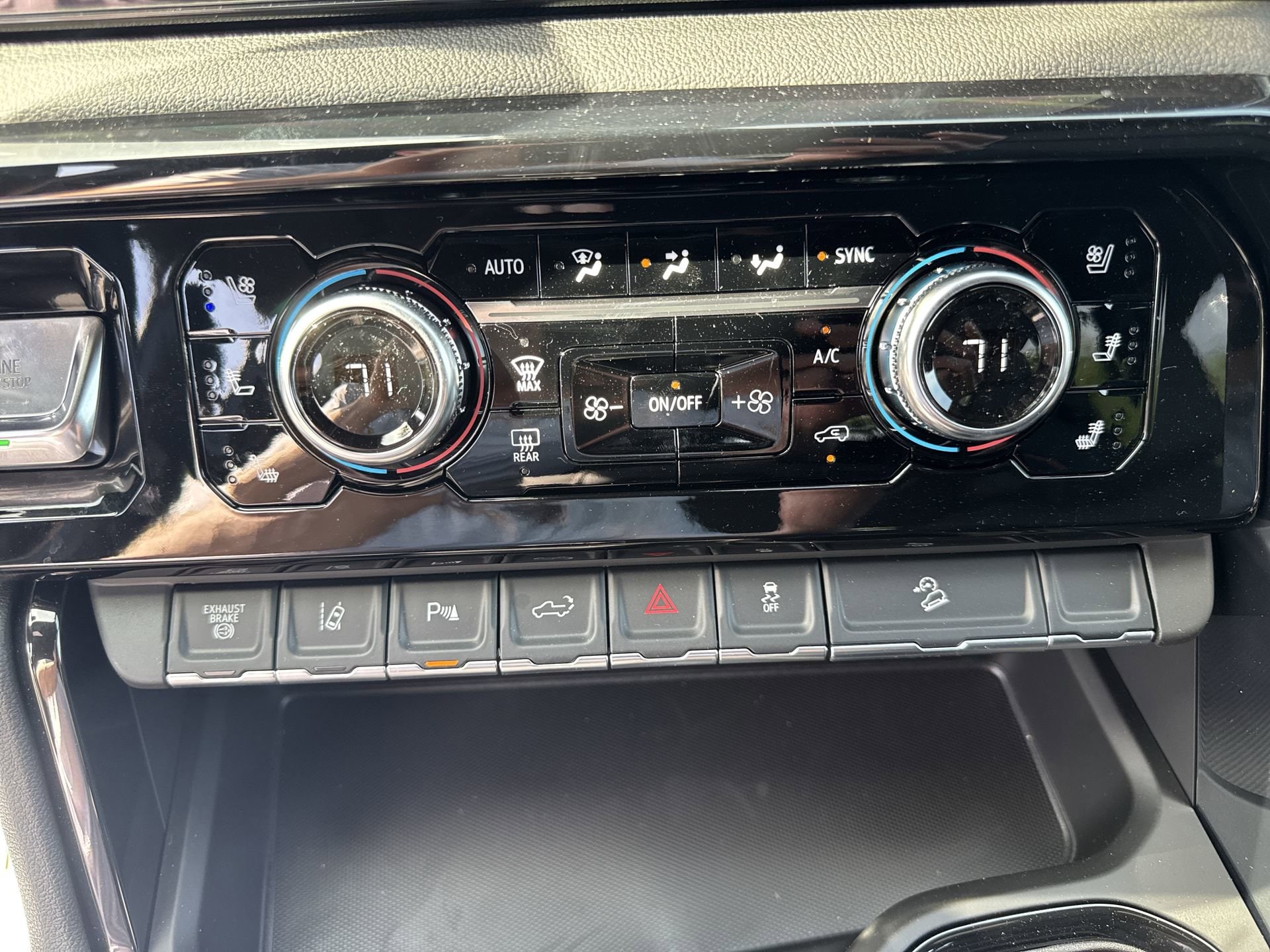 2026 GMC Sierra 2500HD AT4 - Photo 17