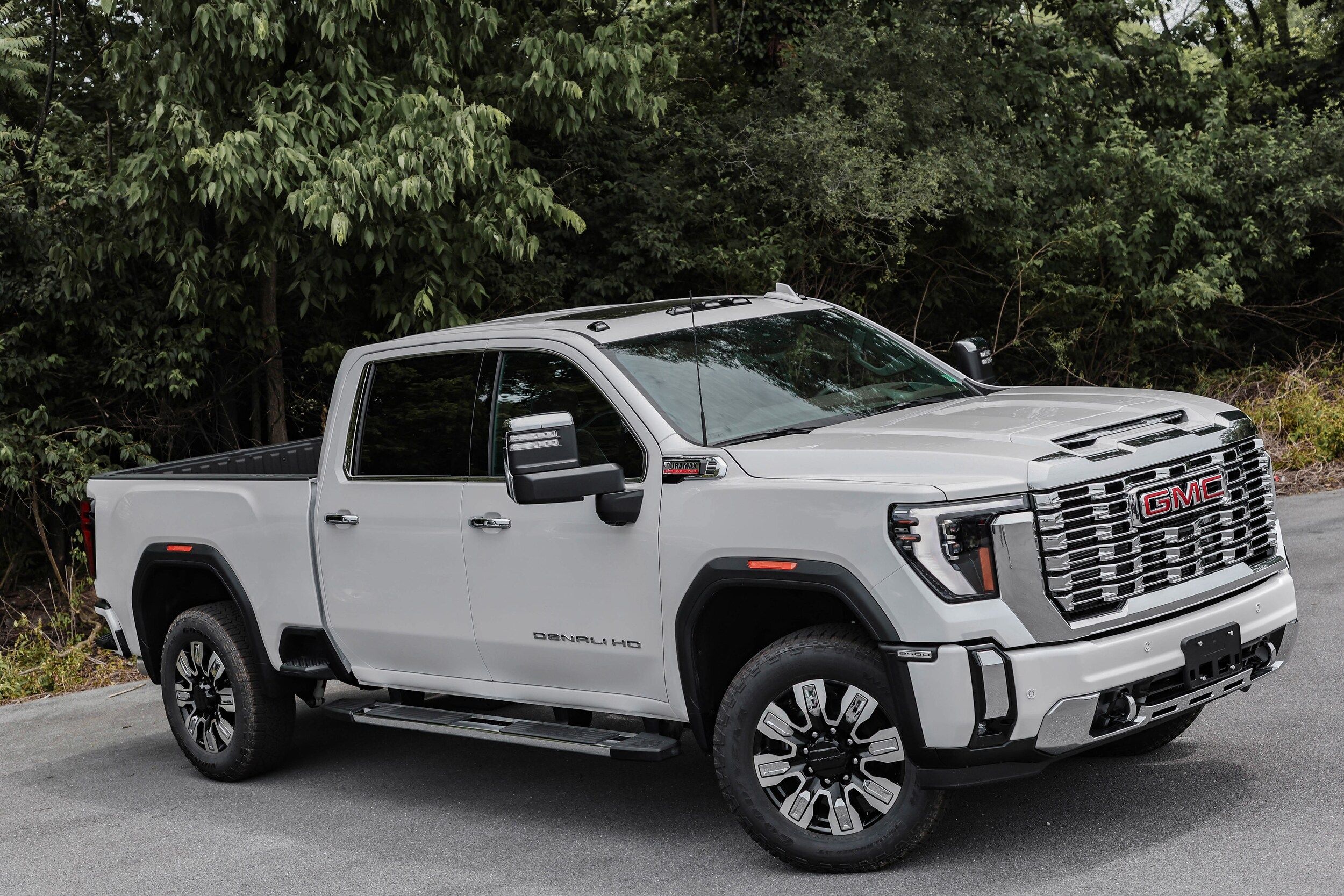 2025 Gmc Sierra 2500 HD Denali photo 2