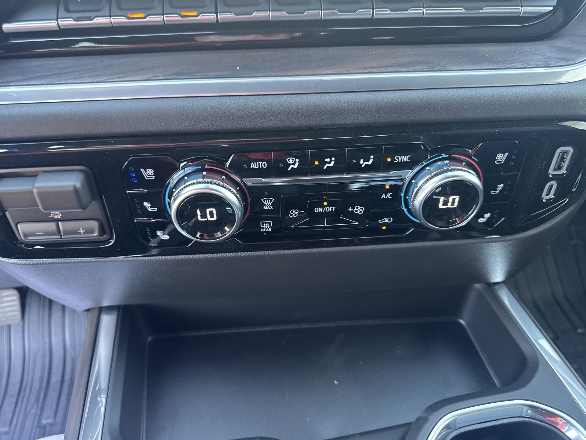 2026 GMC Sierra 1500 SLT - Photo 16