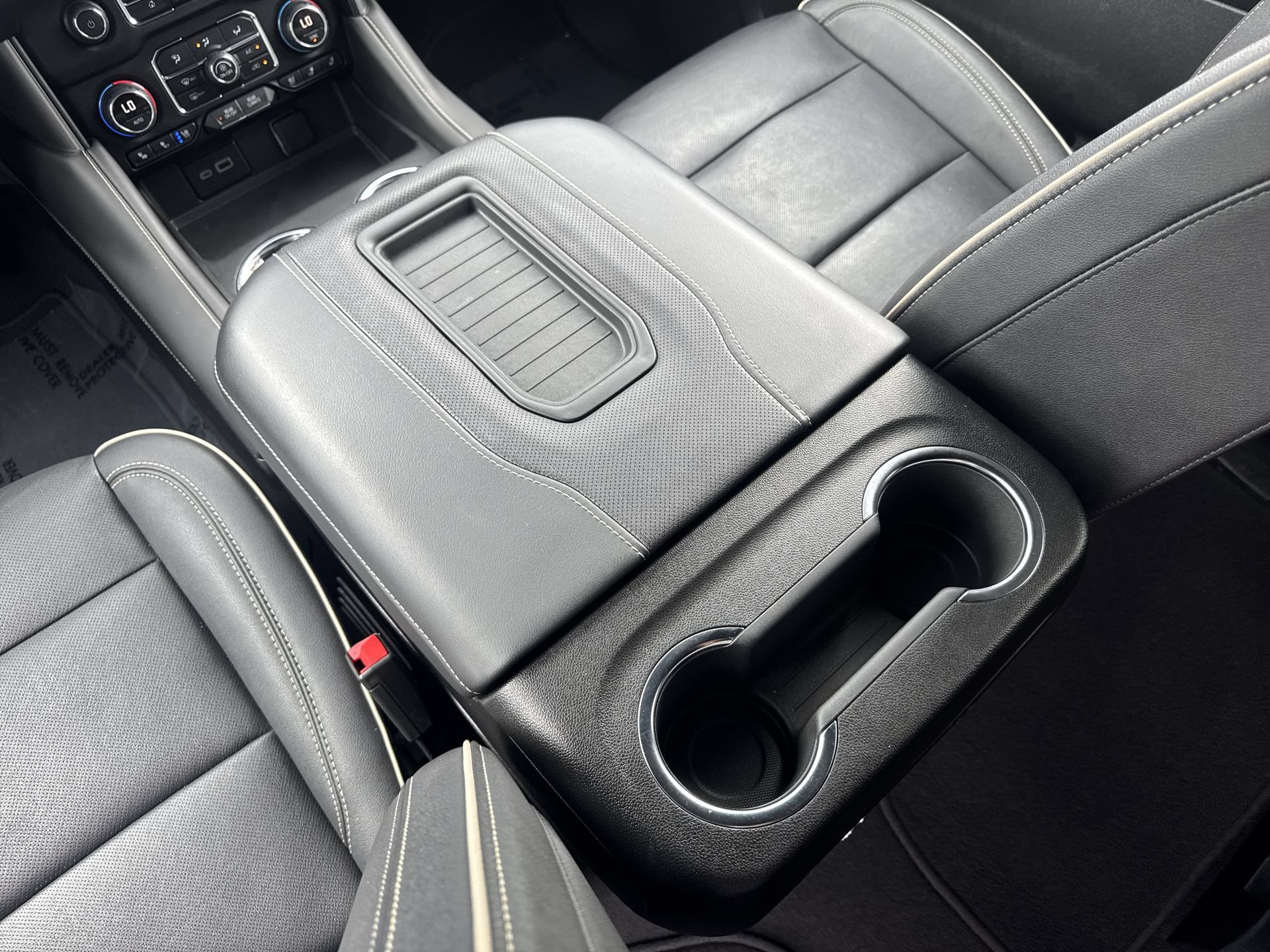 2024 Chevrolet Suburban Premier - Photo 21