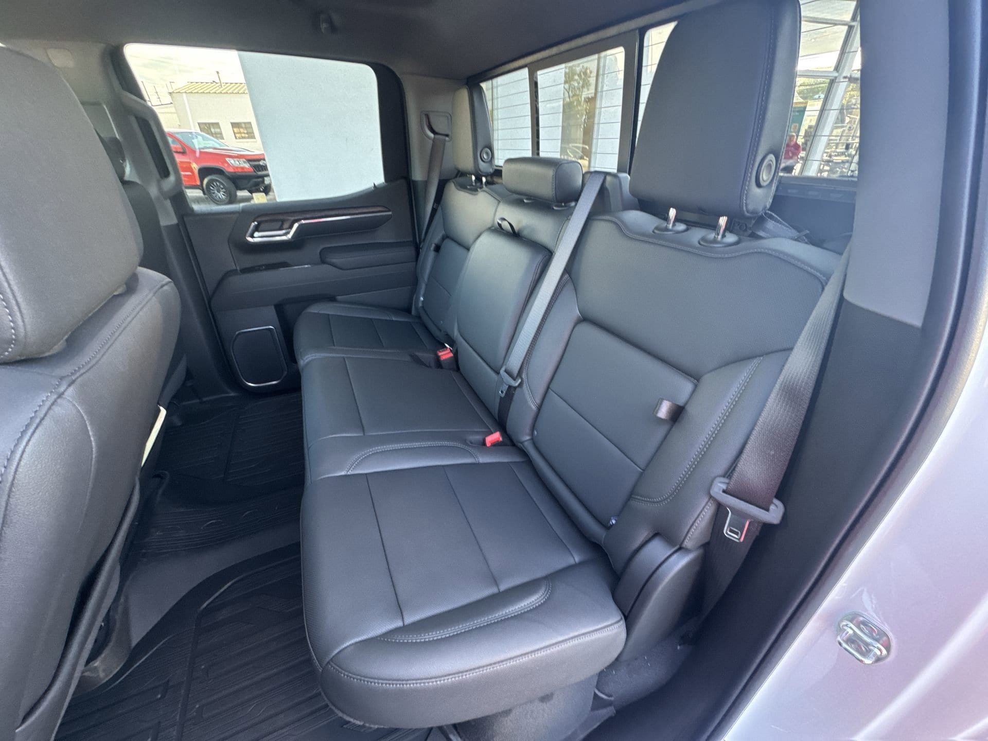 2026 GMC Sierra 1500 SLT - Photo 24